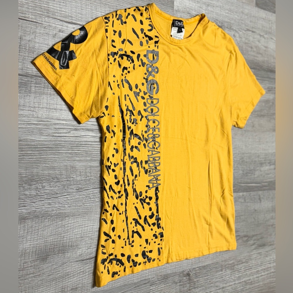 Dolce & Gabbana Leopard Print D&G Yellow T-Shirt - Picture 3 of 8